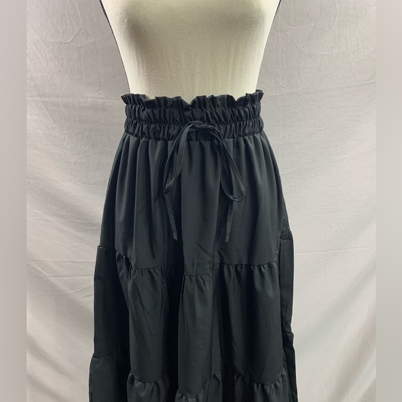 Black Boho Tiered Ruched Skirt - Picture 9 of 11
